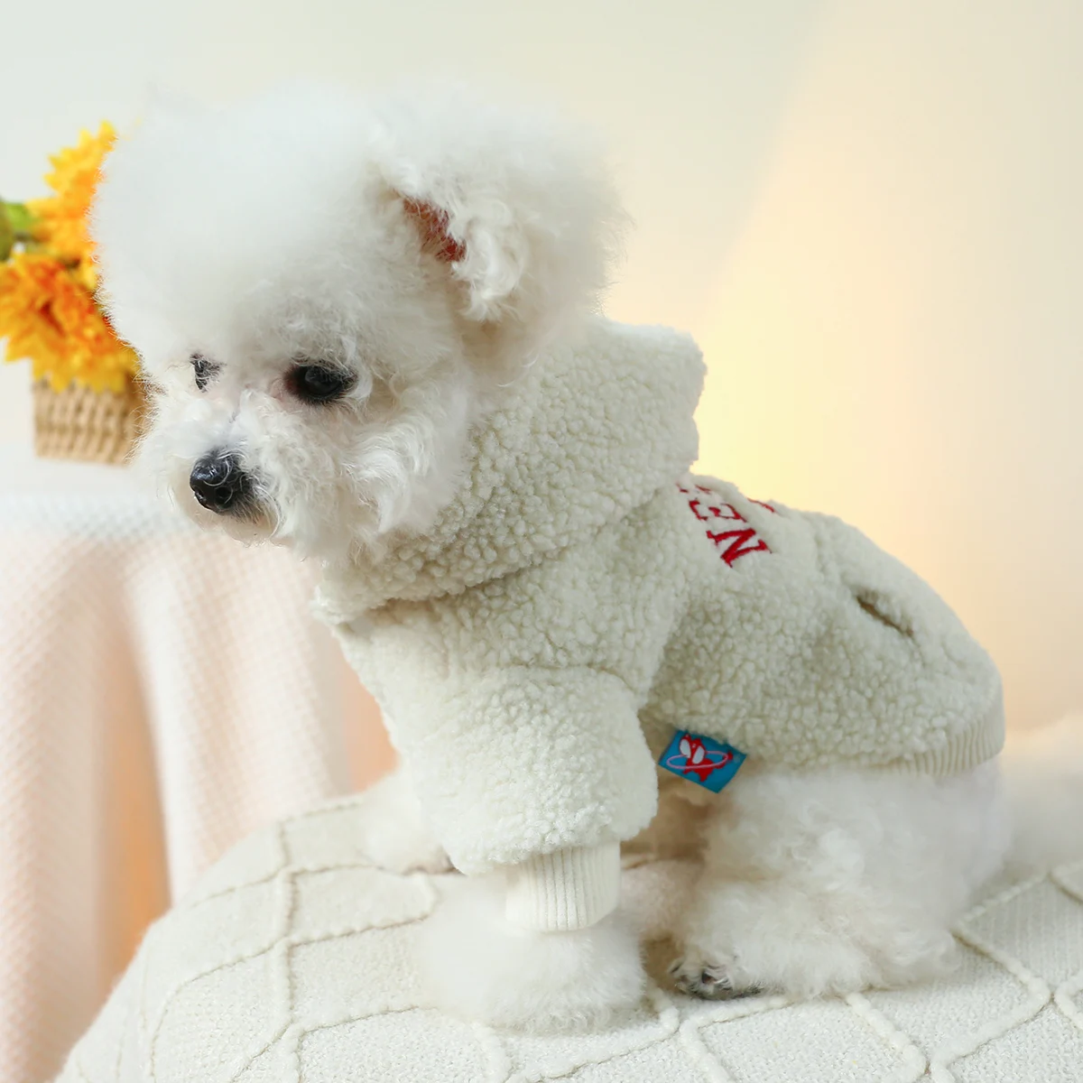 1PC Pet Apparel Dog Cat Autumn/Winter Thickened Warm White New York Coat Hoodie With Drawstring Buckle For Small Medium Dogs 1PC Pet Apparel Dog Cat Autumn/Winter Thickened Warm White New York Coat Hoodie With Drawstring Buckle For Small Medium Dogs