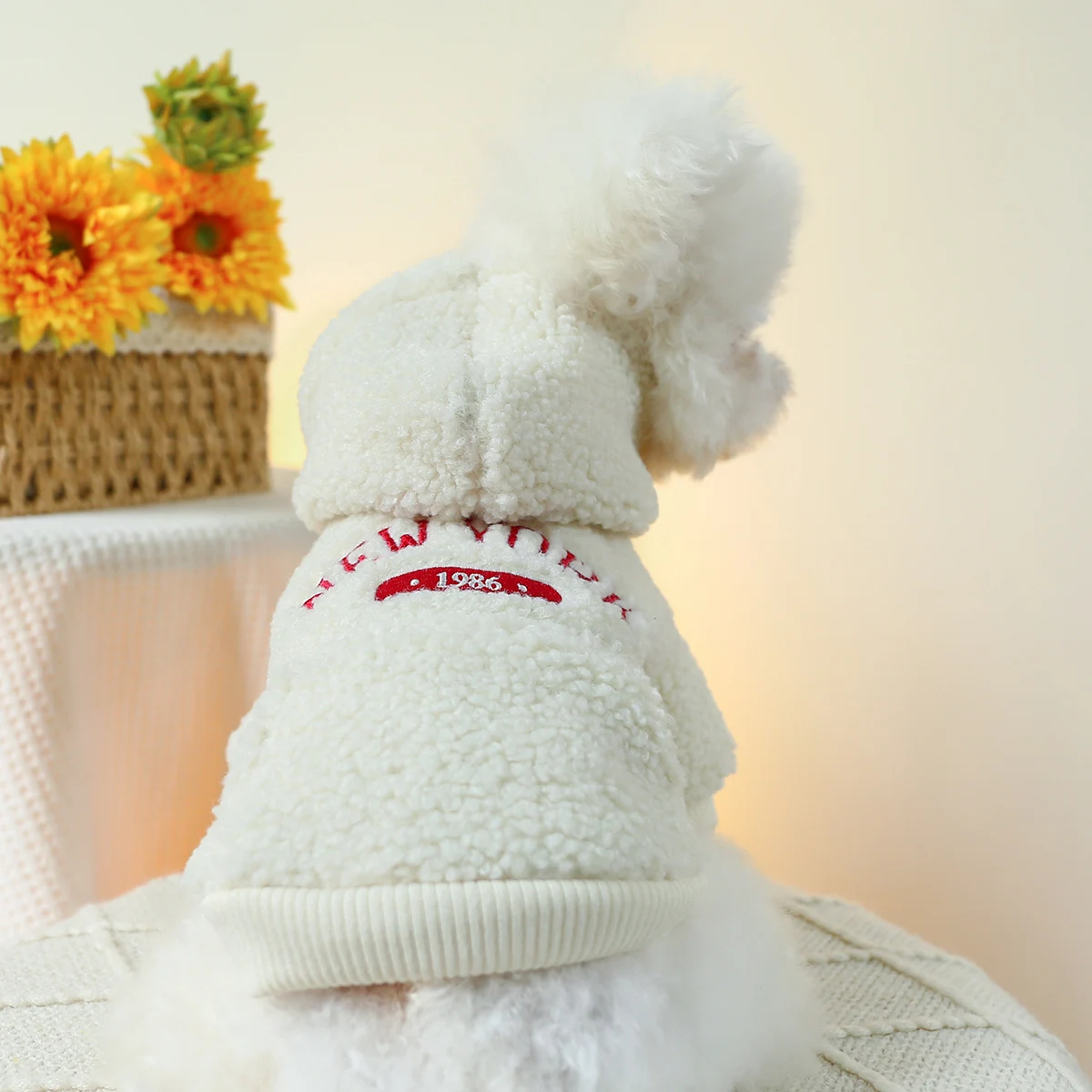 1PC Pet Apparel Dog Cat Autumn/Winter Thickened Warm White New York Coat Hoodie With Drawstring Buckle For Small Medium Dogs 1PC Pet Apparel Dog Cat Autumn/Winter Thickened Warm White New York Coat Hoodie With Drawstring Buckle For Small Medium Dogs
