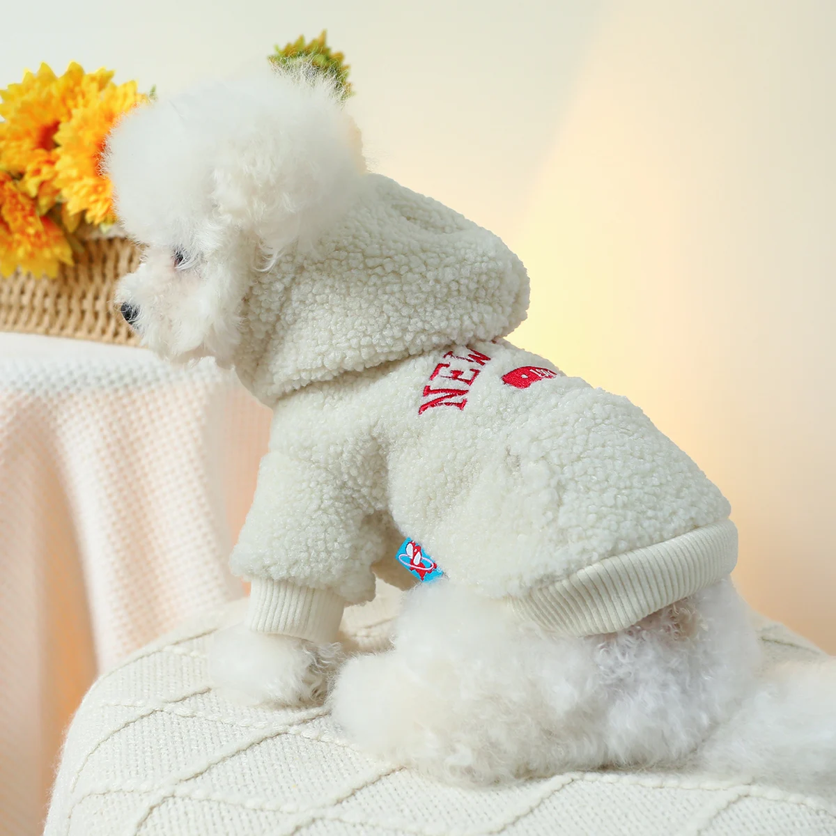 1PC Pet Apparel Dog Cat Autumn/Winter Thickened Warm White New York Coat Hoodie With Drawstring Buckle For Small Medium Dogs 1PC Pet Apparel Dog Cat Autumn/Winter Thickened Warm White New York Coat Hoodie With Drawstring Buckle For Small Medium Dogs