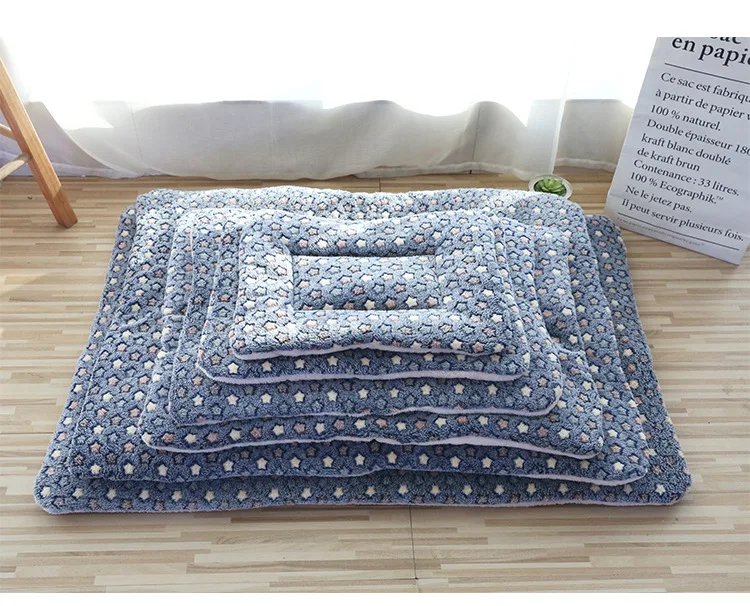 Pet Sleeping Mat Warm Dog Bed Soft Fleece Pet Blanket Cat Litter Puppy Sleep Mat Lovely Mattress Cushion for Small Large Dogs