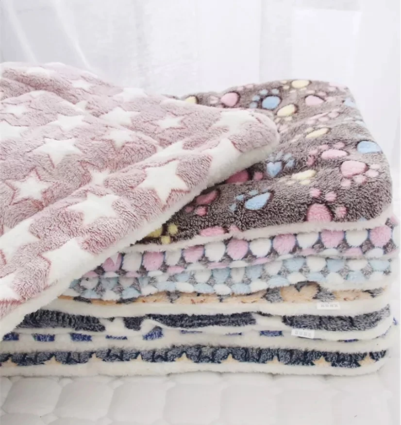 Pet Sleeping Mat Warm Dog Bed Soft Fleece Pet Blanket Cat Litter Puppy Sleep Mat Lovely Mattress Cushion for Small Large Dogs