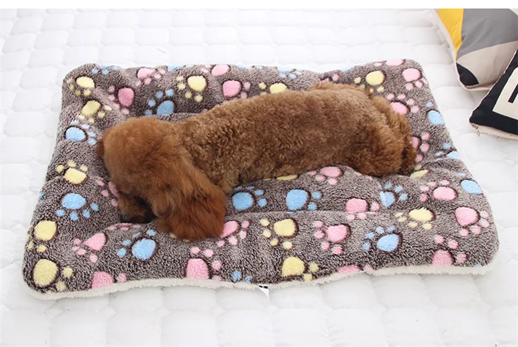 Pet Sleeping Mat Warm Dog Bed Soft Fleece Pet Blanket Cat Litter Puppy Sleep Mat Lovely Mattress Cushion for Small Large Dogs